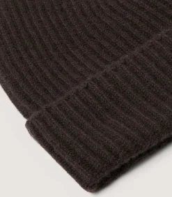 Hats & Caps|Hats & Caps|Purdey Unisex Ribbed Cashmere Beanie in Chocolate